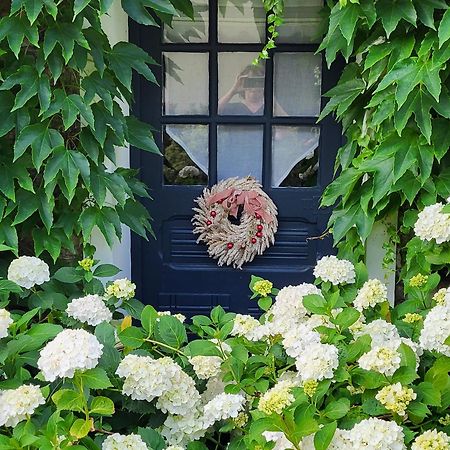Les Glycines Bed & Breakfast Ury Exterior photo